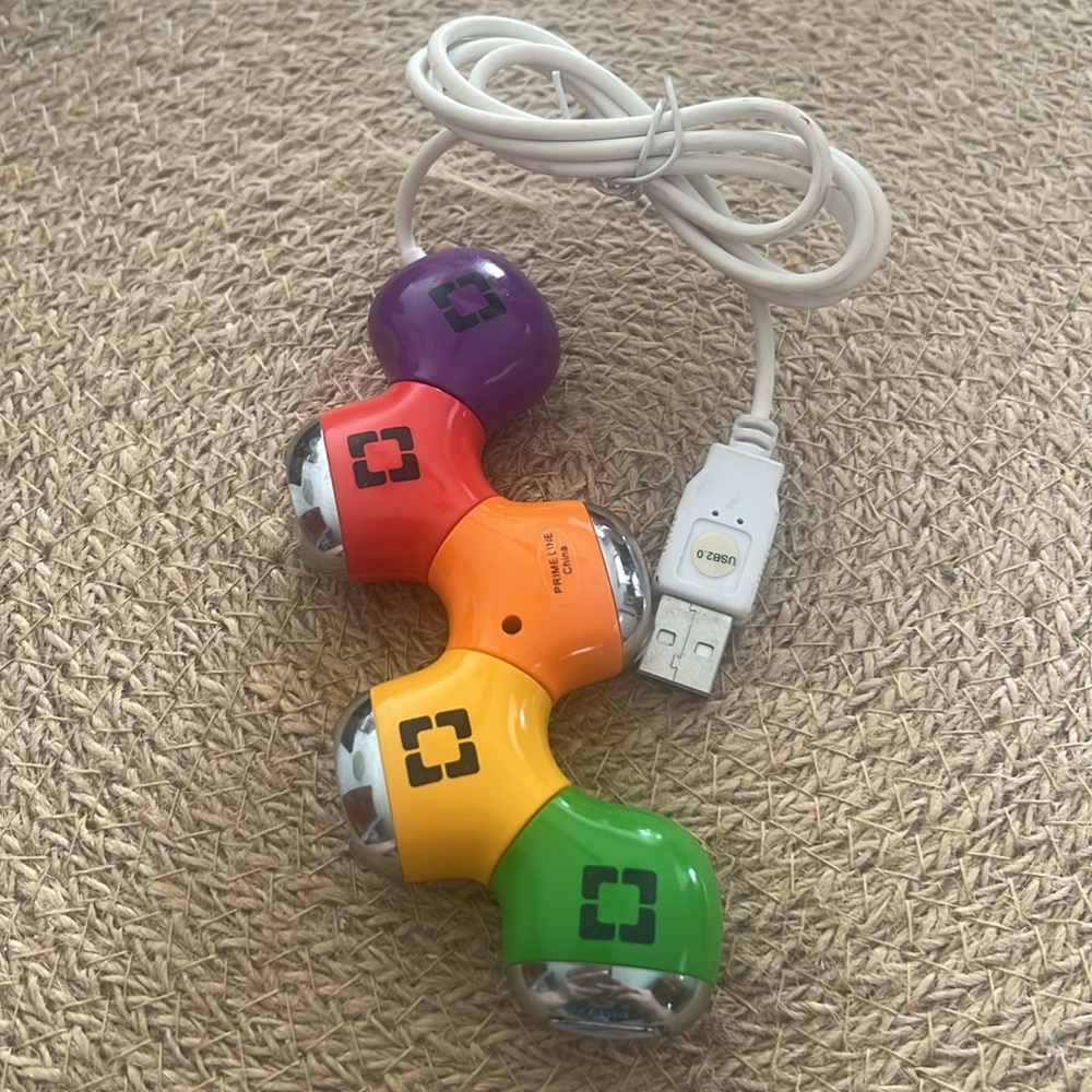 USB 2.0 HUB VINTAGE - Picture 3 of 3